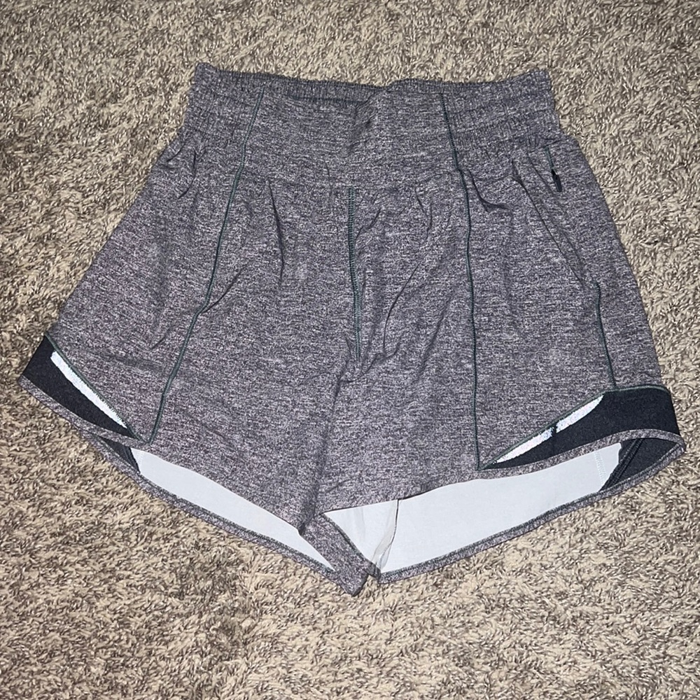 lululemon hotty hot 4” short
